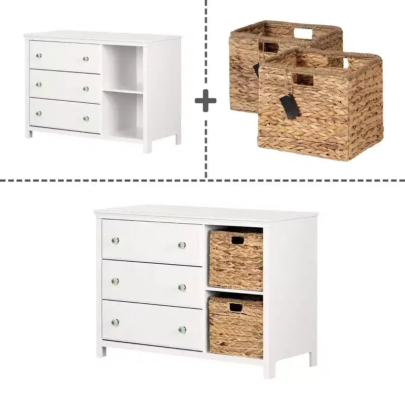 Commode enfant 3 tiroirs avec 2 paniers en osier et poignées en céramique – 82,5 cm H x 116,2 cm L x 49,5 cm P, Blanc