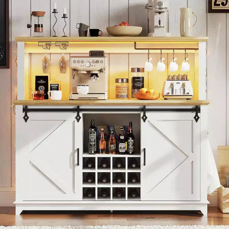 Meuble de bar à café de 55 pouces avec portes coulissantes de grange, range-bouteilles, éclairage LED et prises électriques