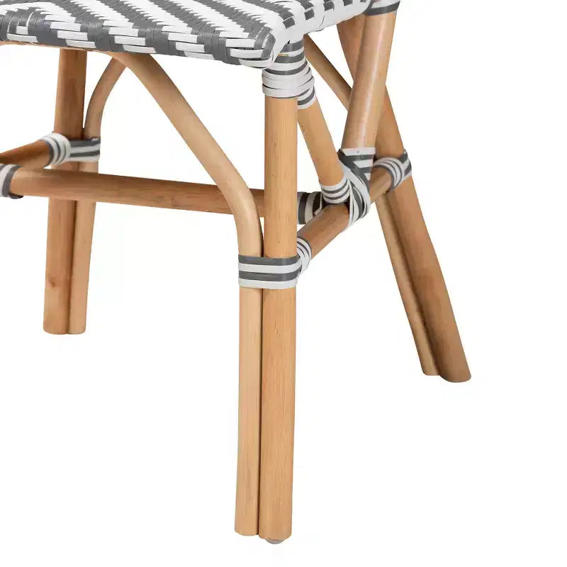 Chaise de salle à manger en rotin style bistrot français avec assise tressée et dossier incurvé – 48 cm L x 59 cm P x 88 cm H